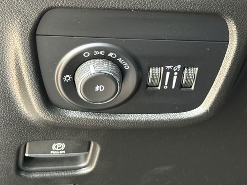 Used 2024 Jeep Grand Cherokee L Limited w/ Luxury Tech Group II image 23