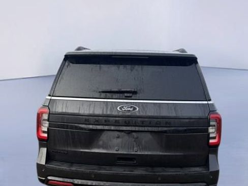 Used 2022 Ford Expedition Limited image 14