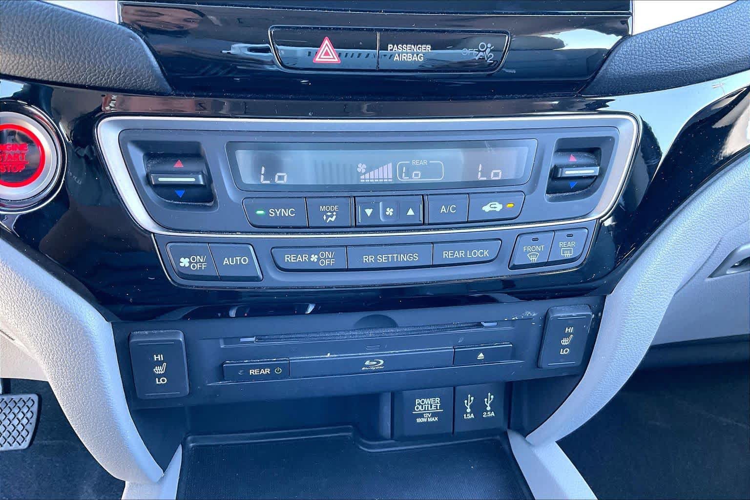 Used 2016 Honda Pilot Touring image 32