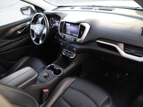 Used 2024 GMC Terrain SLT image 12