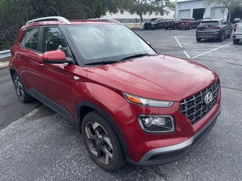 Used 2022 Hyundai Venue SEL w/ Cargo Package FWD image 3