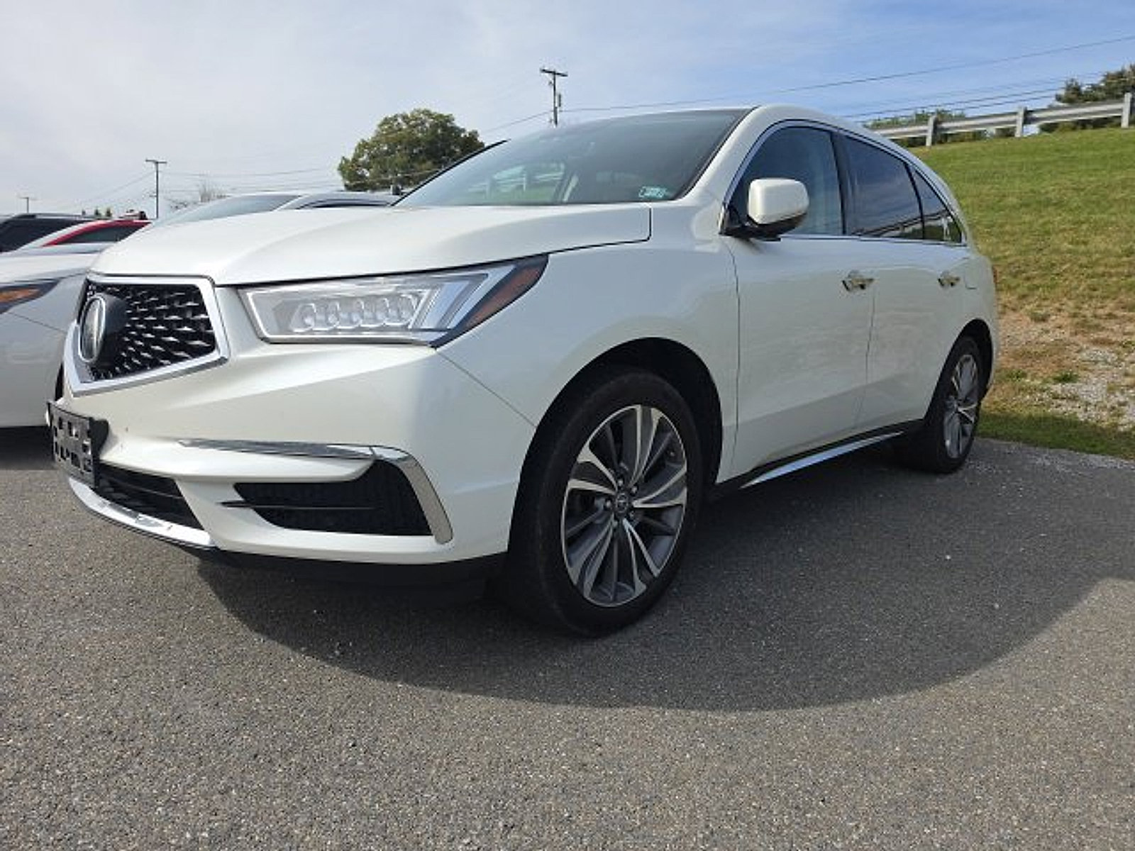 Used 2018 Acura MDX w/ Technology Package AWD/4WD image 2