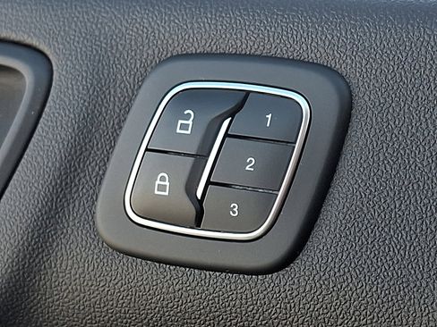 Used 2020 Ford Escape Titanium image 27