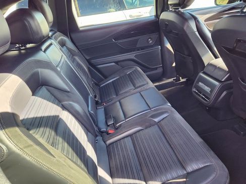 Used 2024 Lincoln Nautilus Reserve w/ Equipment Group 202A image 7