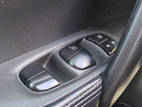 Used 2020 Nissan Rogue Sport SL w/ Premium Package FWD image 32