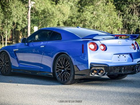 Used 2024 Nissan GT-R AWD/4WD image 4