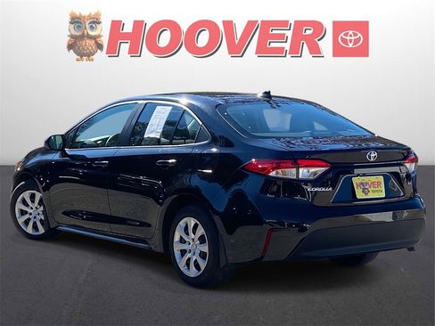 Used 2025 Toyota Corolla LE image 3