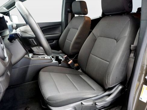 Used 2023 Chevrolet Colorado W/T RWD image 10