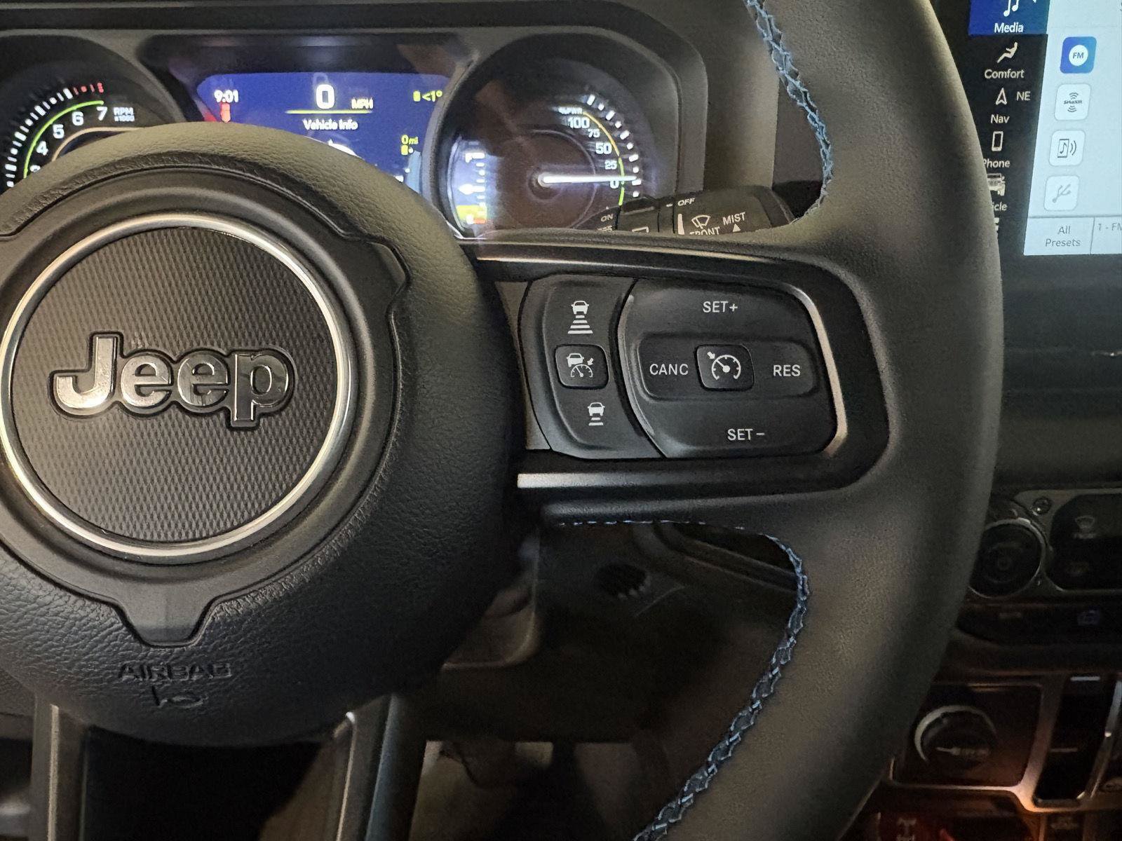 Used 2024 Jeep Wrangler Unlimited Rubicon 4xe AWD/4WD image 25