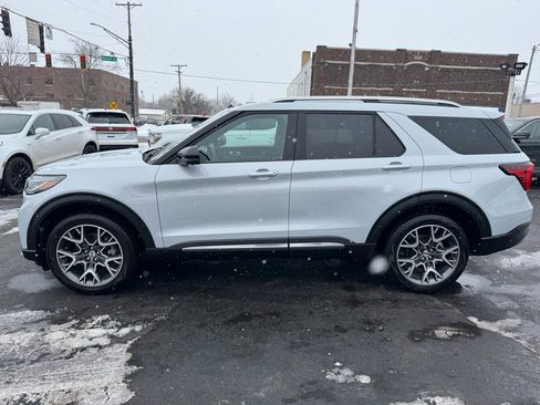 Used 2025 Ford Explorer Platinum w/ Ultimate Package image 8