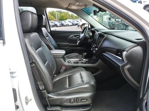 Used 2019 Chevrolet Traverse Premier FWD image 22