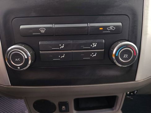 Used 2018 Nissan Frontier SV image 4