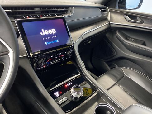 Used 2024 Jeep Grand Cherokee L Limited w/ Luxury Tech Group II image 14