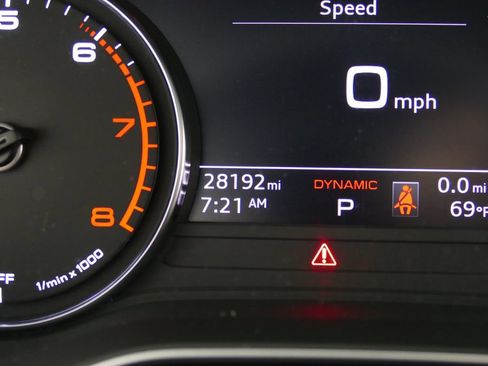 Used 2023 Audi Q5 2.0T Premium w/ Convenience Package AWD/4WD image 14