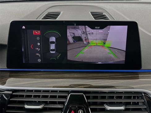 Used 2019 BMW 530i xDrive w/ Convenience Package image 14