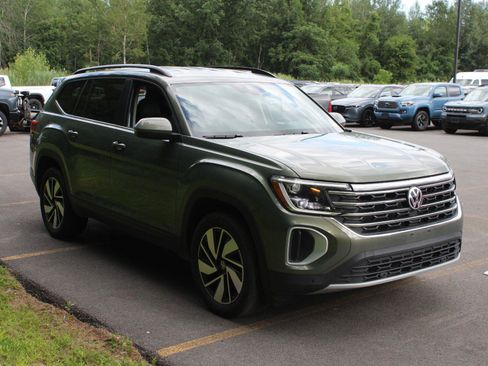Used 2026 Volkswagen Atlas SE AWD/4WD image 3