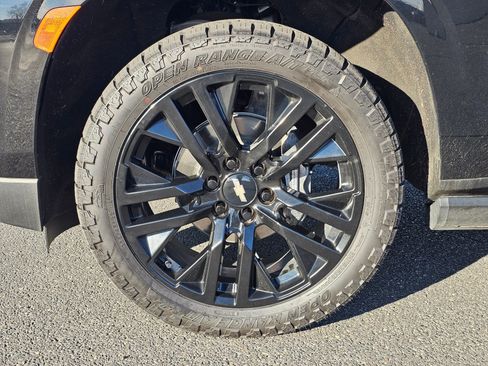 Used 2023 Chevrolet Tahoe High Country w/ Premium Package 2 image 8