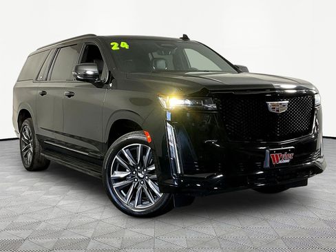 Used 2024 Cadillac Escalade ESV Sport AWD/4WD image 3