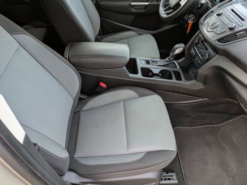 Used 2018 Ford Escape SE image 19