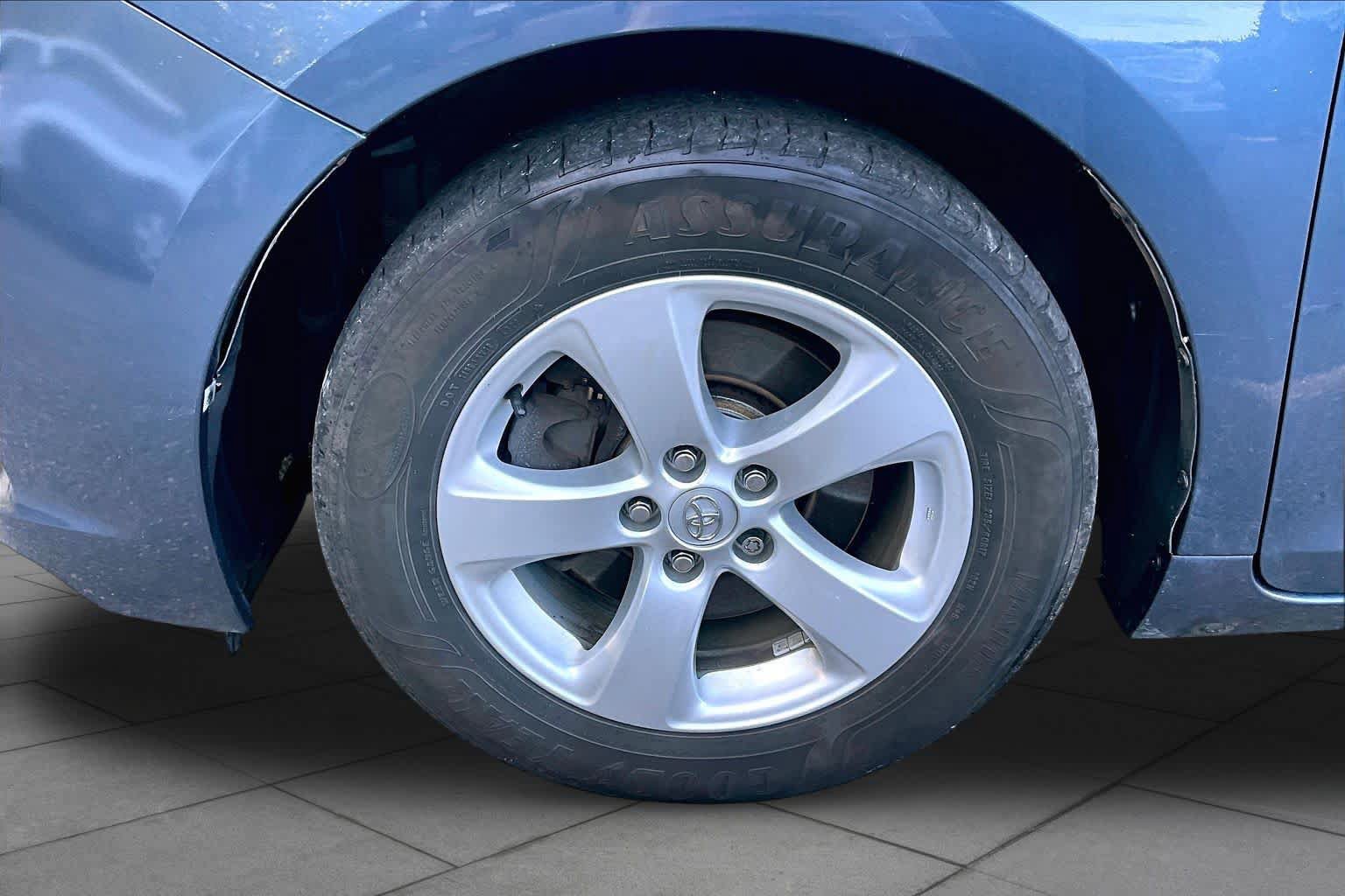 Certified 2017 Toyota Sienna LE FWD image 11