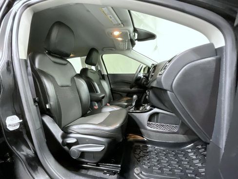 Used 2021 Jeep Compass Latitude image 16