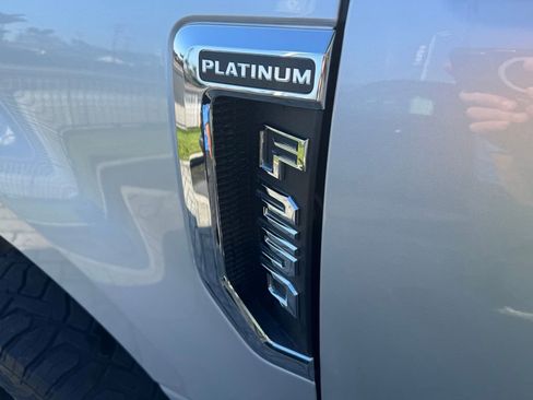 Used 2017 Ford F250 Platinum w/ Platinum Ultimate Package image 7