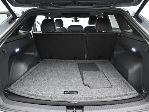 New 2026 Volkswagen Atlas Cross Sport SE image 12