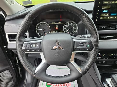 Used 2025 Mitsubishi Outlander SE AWD/4WD image 35