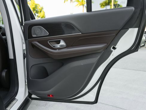 Used 2020 Mercedes-Benz GLE 350 4MATIC image 34