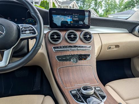 Used 2019 Mercedes-Benz C 300 4MATIC Sedan image 21