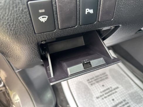 Used 2018 Toyota Highlander Limited w/ Carpet Mat Package (TMS) AWD/4WD image 19