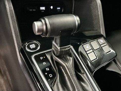 Used 2025 Kia Sportage SX image 17