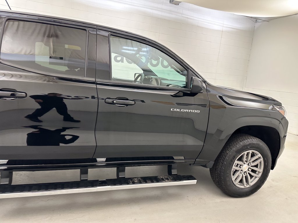 Used 2024 Chevrolet Colorado LT w/ LT Convenience Package AWD/4WD image 9