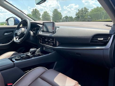 Used 2023 Nissan Rogue SV AWD/4WD image 27