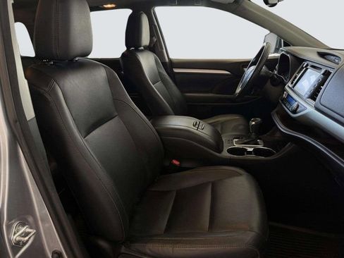 Used 2016 Toyota Highlander XLE image 33
