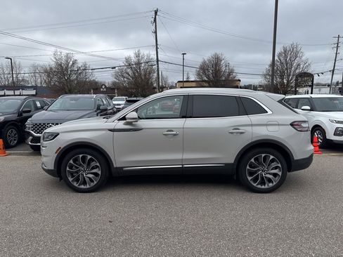 Used 2023 Lincoln Nautilus Reserve image 2