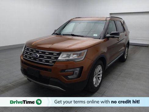 Used 2017 Ford Explorer XLT FWD image 1