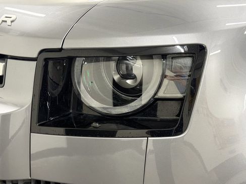 Used 2024 Land Rover Defender 110 SE AWD/4WD image 32