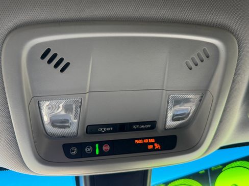 Used 2022 Chevrolet Malibu LT FWD image 29