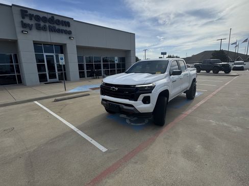 Used 2024 Chevrolet Colorado Z71 w/ Advanced Trailering Package AWD/4WD image 3