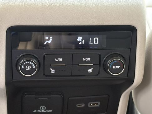 Used 2023 GMC Acadia Denali w/ Black Diamond Edition FWD image 26