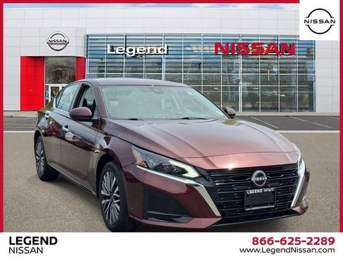 Certified 2023 Nissan Altima 2.5 SV AWD/4WD image 1