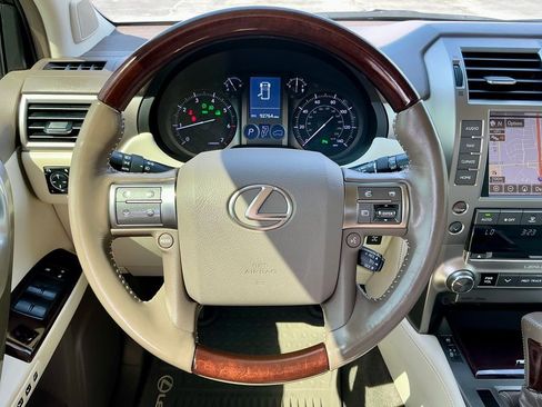 Used 2017 Lexus GX 460 Premium image 36