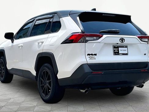 Used 2022 Toyota RAV4 LE FWD image 12
