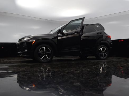 Used 2023 Chevrolet TrailBlazer RS image 35