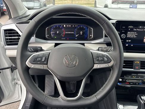 New 2026 Volkswagen Taos SEL AWD/4WD image 17