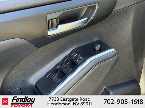 Certified 2025 Toyota Highlander XLE AWD/4WD image 22