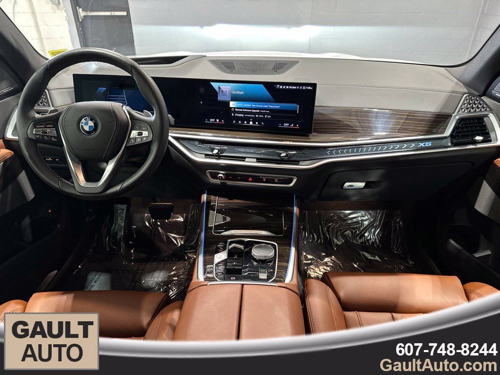 Used 2026 BMW X5 xDrive50e AWD/4WD image 7