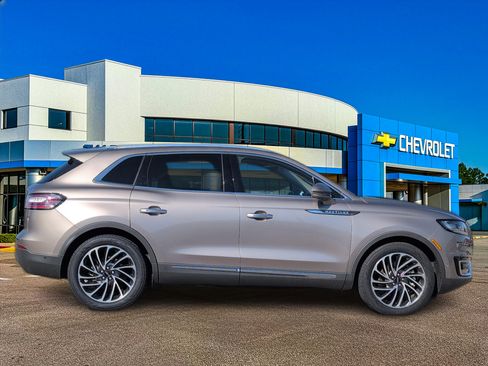 Used 2019 Lincoln Nautilus Reserve image 8