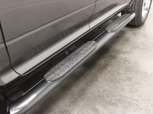 Used 2017 RAM 1500 Express AWD/4WD image 10